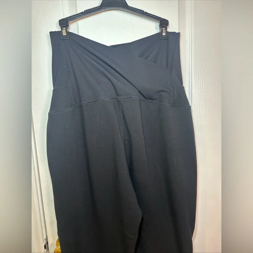 Nike One‎ Training Maternity Pants Size Medium Color Black